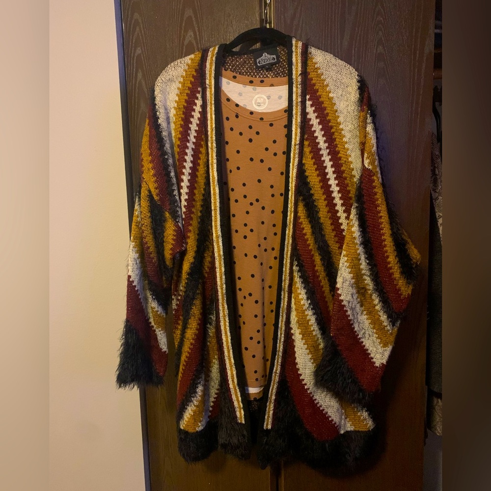 Maurices tee XL & Angie cardigan L